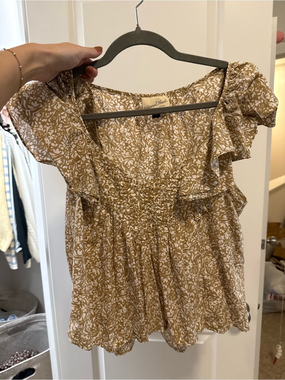 Universal Thread Mustard and White Floral Ruffle-Sleeve Peplum Top